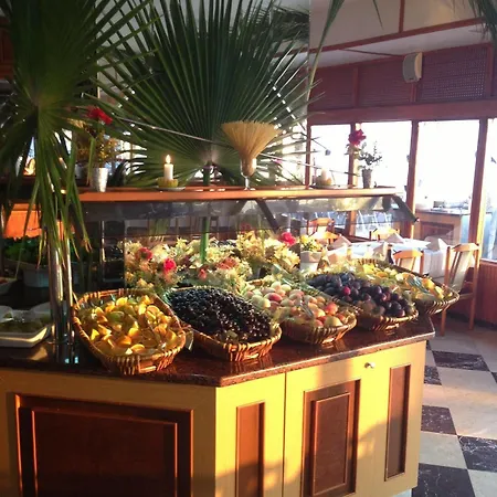 Rubi Hotel